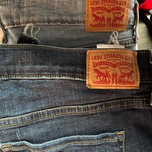 2 Levi skinny jeans